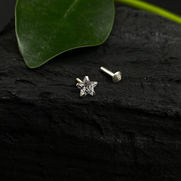 Big Zircon Star Nose Pin (5.5mm)